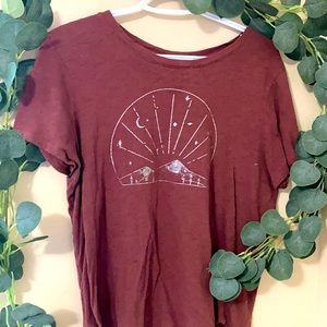 Cute Old Navy moon and mountain graphic T-shirt